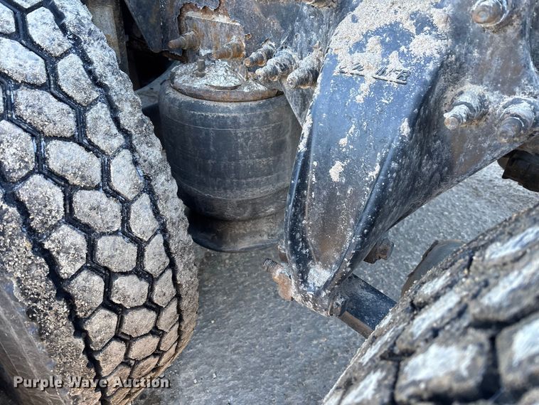 image for item FG1141 2017 Freightliner Cascadia 125 semi truck