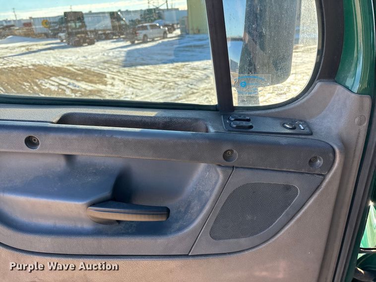 image for item FG1141 2017 Freightliner Cascadia 125 semi truck