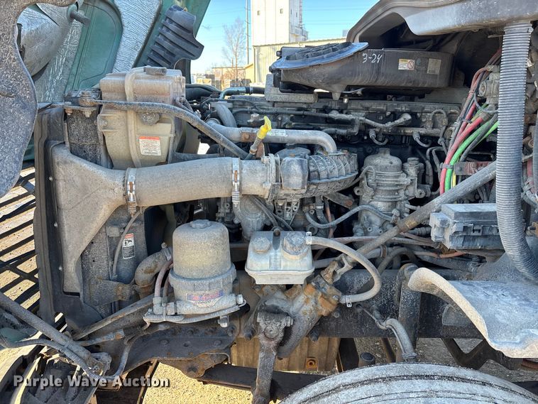 image for item FG1141 2017 Freightliner Cascadia 125 semi truck