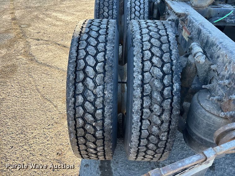 image for item FG1141 2017 Freightliner Cascadia 125 semi truck