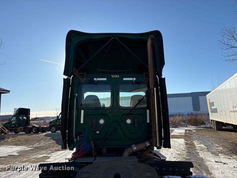 image for item FG1142 2017 Freightliner Cascadia 125 semi truck