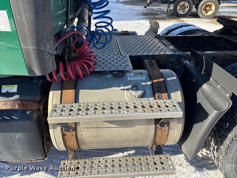 image for item FG1142 2017 Freightliner Cascadia 125 semi truck