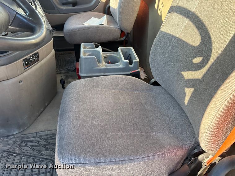 image for item FG1142 2017 Freightliner Cascadia 125 semi truck