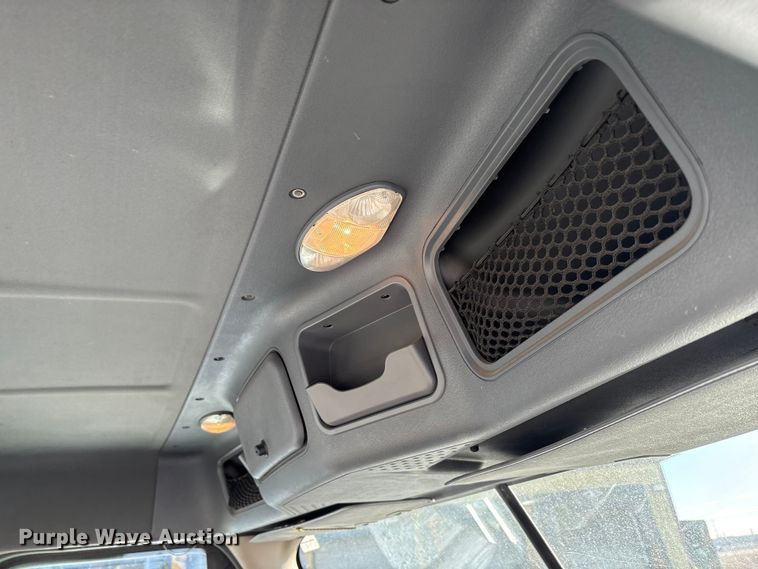 image for item FG1142 2017 Freightliner Cascadia 125 semi truck