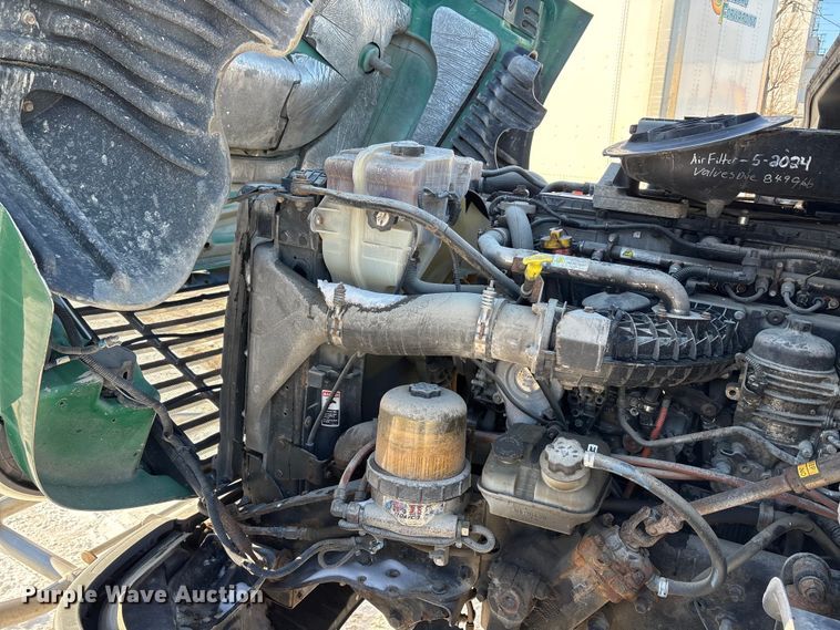 image for item FG1142 2017 Freightliner Cascadia 125 semi truck