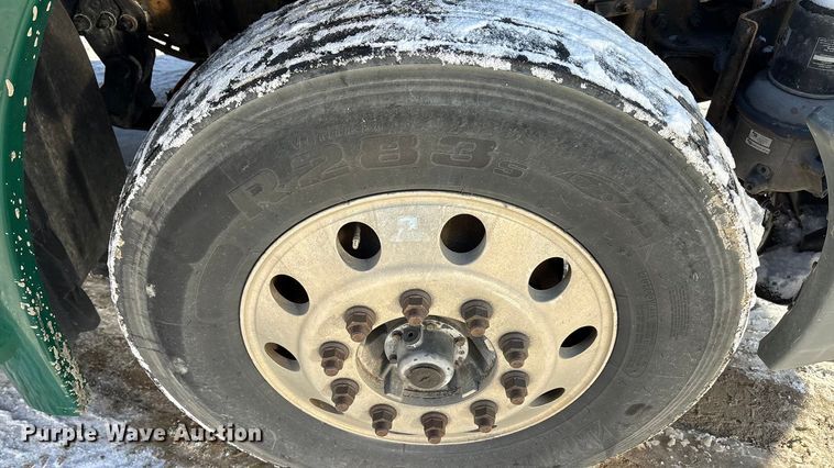 image for item FG1142 2017 Freightliner Cascadia 125 semi truck