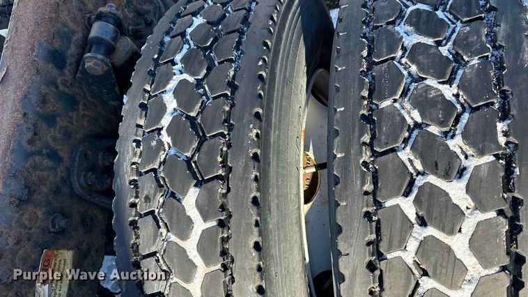 image for item FG1142 2017 Freightliner Cascadia 125 semi truck