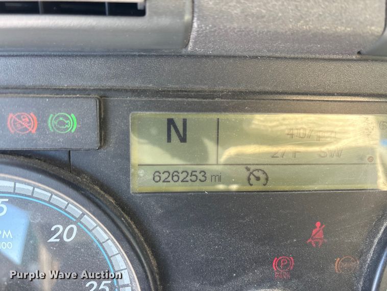 image for item FG1142 2017 Freightliner Cascadia 125 semi truck