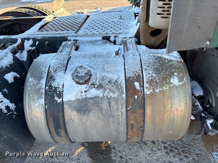 image for item FG1143 2017 Freightliner Cascadia 125 semi truck