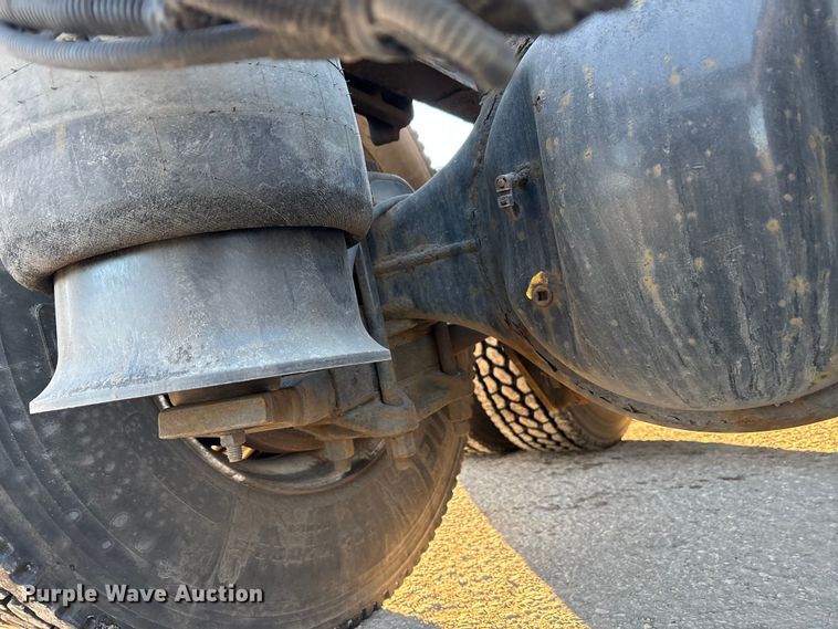 image for item FG1143 2017 Freightliner Cascadia 125 semi truck