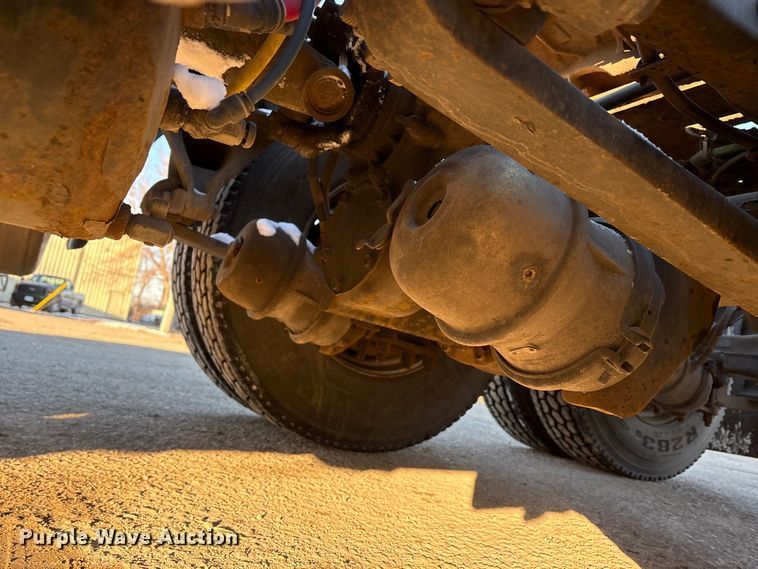 image for item FG1143 2017 Freightliner Cascadia 125 semi truck