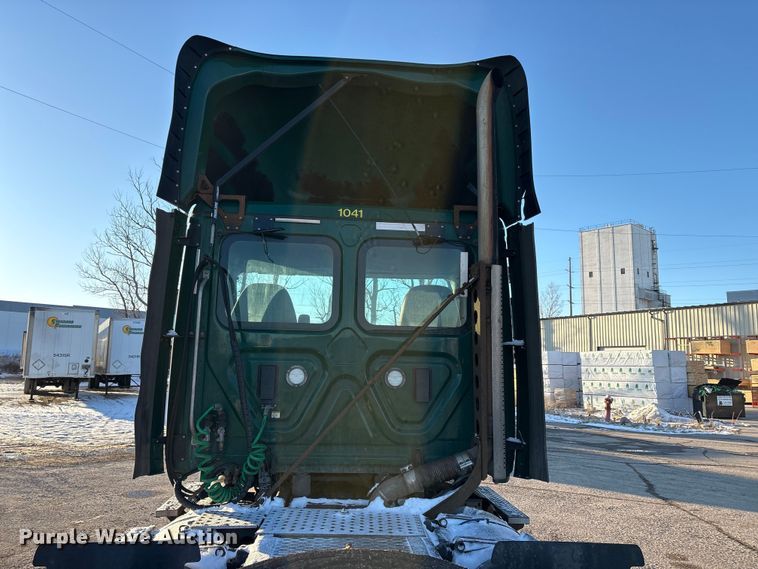image for item FG1143 2017 Freightliner Cascadia 125 semi truck