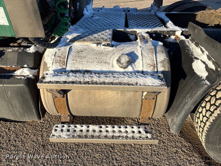 image for item FG1143 2017 Freightliner Cascadia 125 semi truck