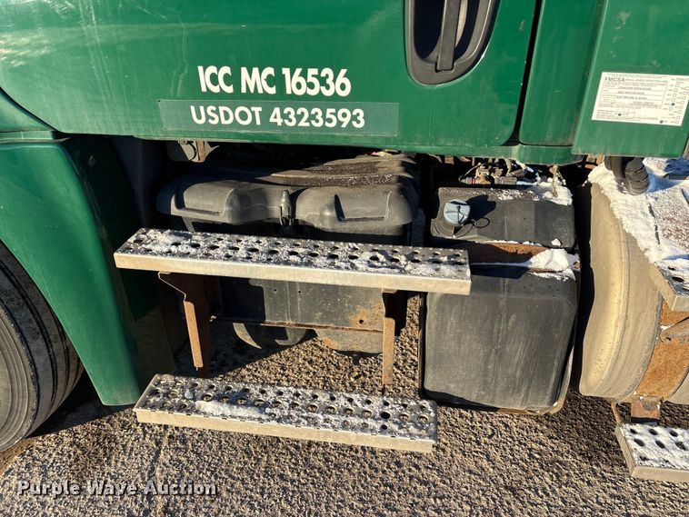 image for item FG1143 2017 Freightliner Cascadia 125 semi truck