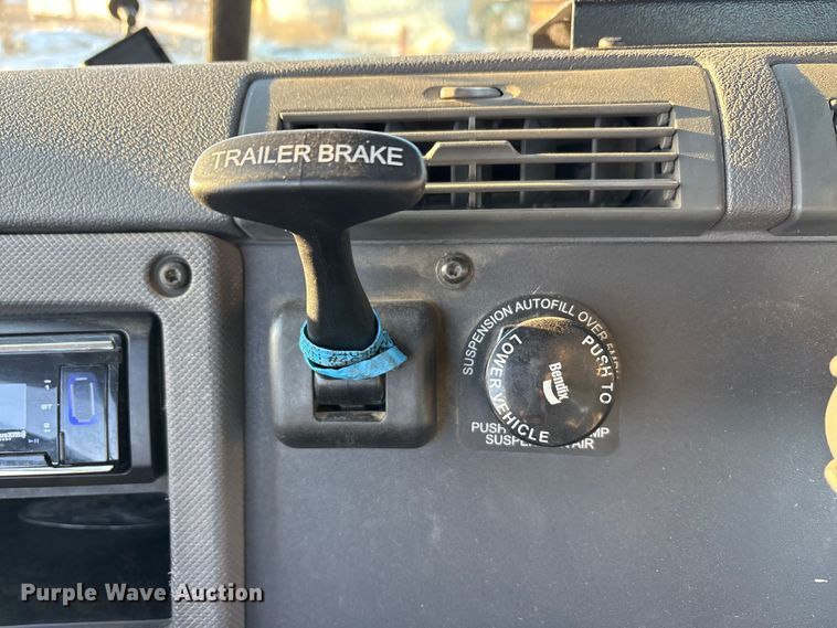 image for item FG1143 2017 Freightliner Cascadia 125 semi truck