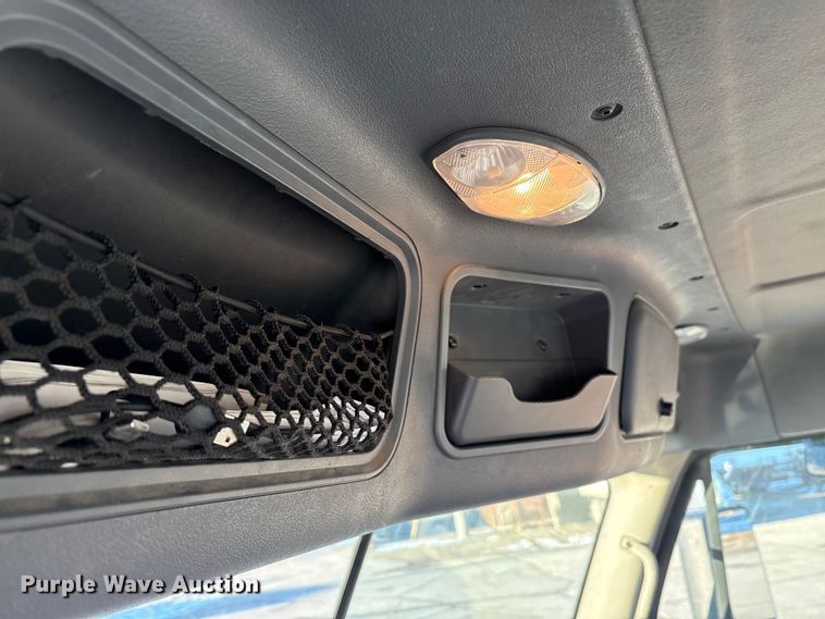 image for item FG1143 2017 Freightliner Cascadia 125 semi truck