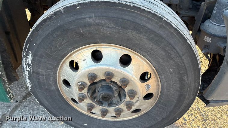 image for item FG1143 2017 Freightliner Cascadia 125 semi truck