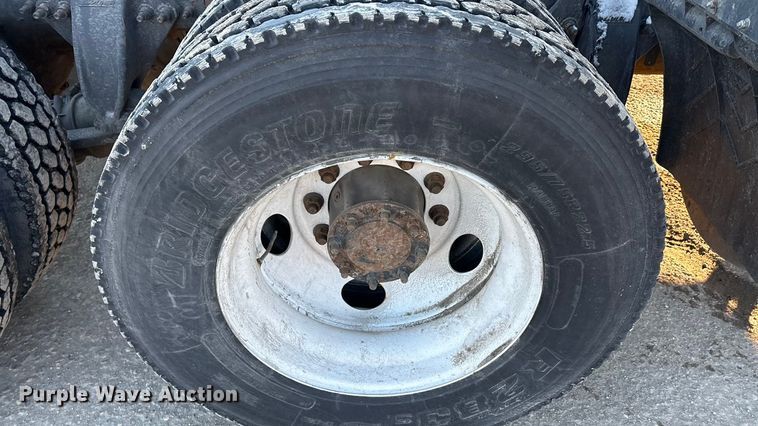 image for item FG1143 2017 Freightliner Cascadia 125 semi truck