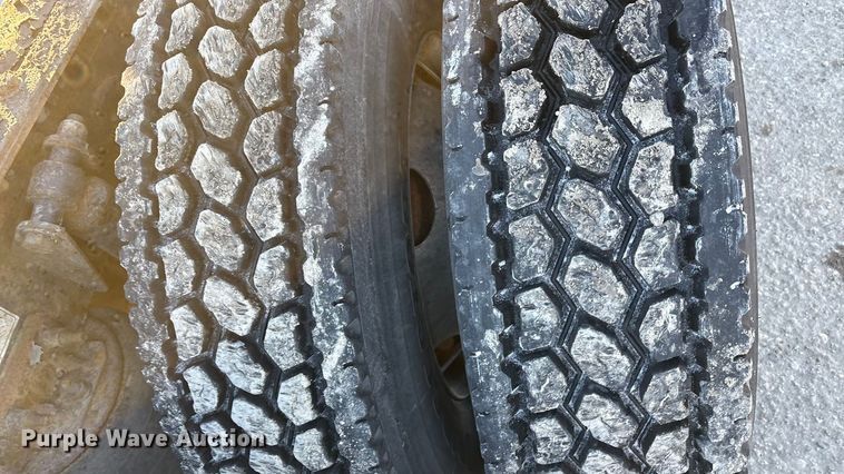 image for item FG1143 2017 Freightliner Cascadia 125 semi truck