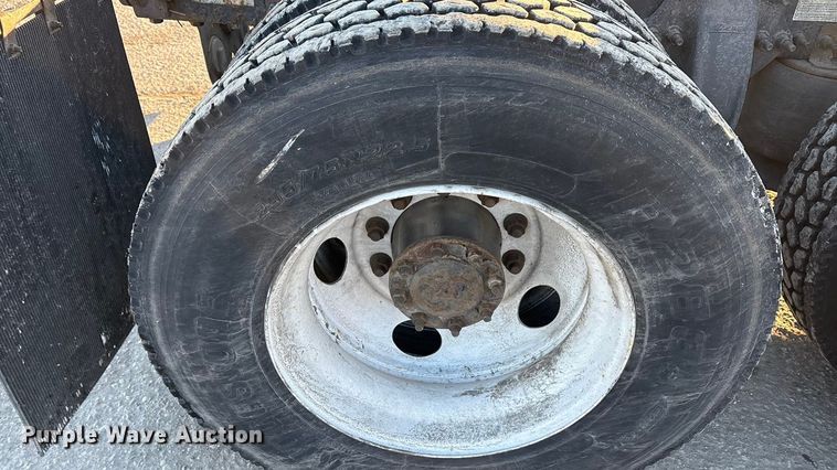 image for item FG1143 2017 Freightliner Cascadia 125 semi truck