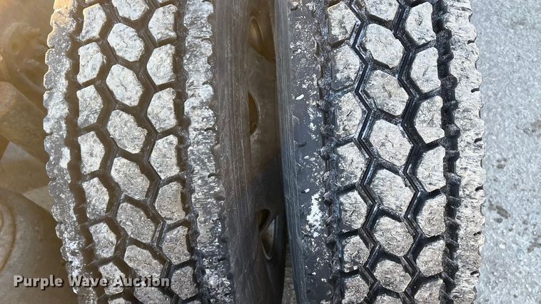 image for item FG1143 2017 Freightliner Cascadia 125 semi truck