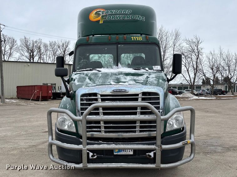 image for item FG1145 2017 Freightliner Cascadia 125 semi truck