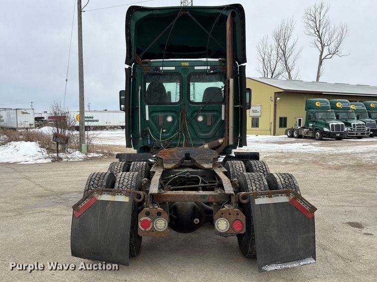 image for item FG1145 2017 Freightliner Cascadia 125 semi truck