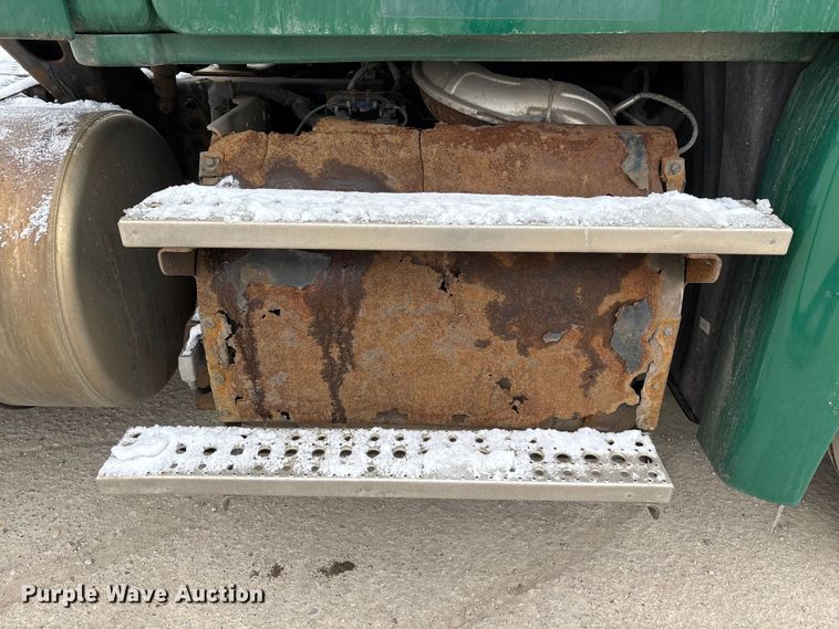 image for item FG1145 2017 Freightliner Cascadia 125 semi truck