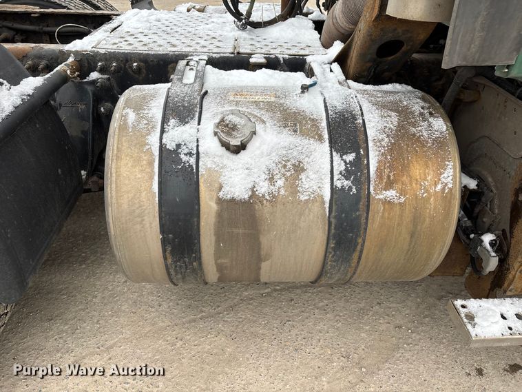 image for item FG1145 2017 Freightliner Cascadia 125 semi truck