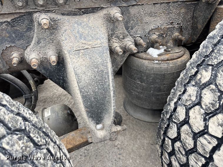 image for item FG1145 2017 Freightliner Cascadia 125 semi truck