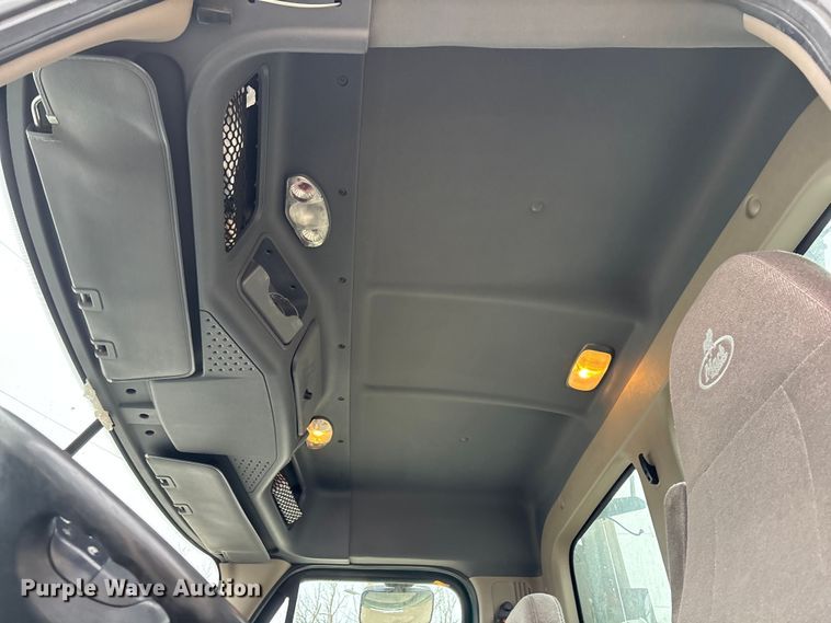 image for item FG1145 2017 Freightliner Cascadia 125 semi truck