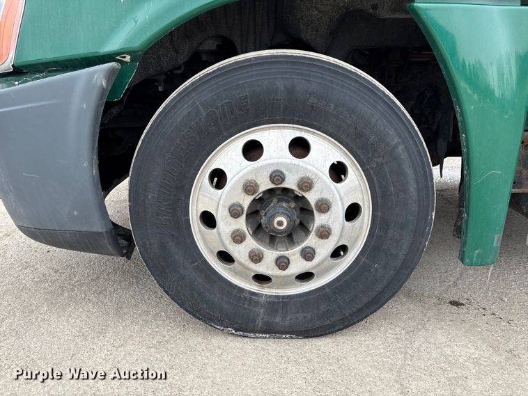 image for item FG1145 2017 Freightliner Cascadia 125 semi truck