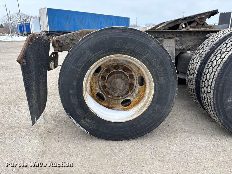 image for item FG1145 2017 Freightliner Cascadia 125 semi truck