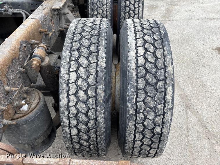 image for item FG1145 2017 Freightliner Cascadia 125 semi truck