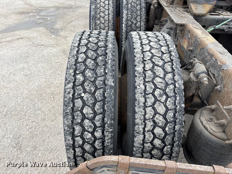 image for item FG1145 2017 Freightliner Cascadia 125 semi truck