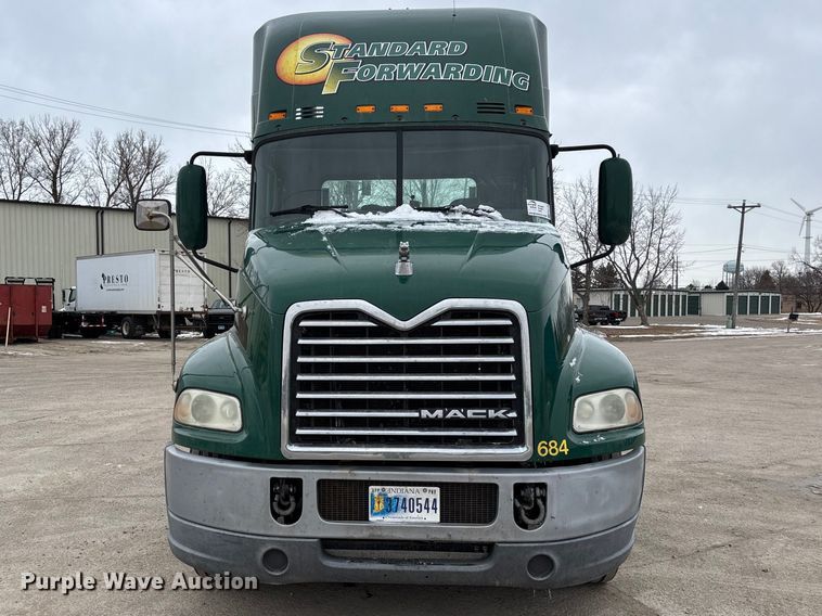 image for item FG1146 2016 Mack CXU613 semi truck