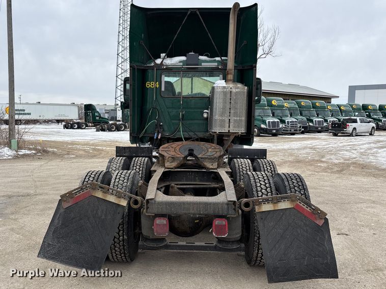 image for item FG1146 2016 Mack CXU613 semi truck