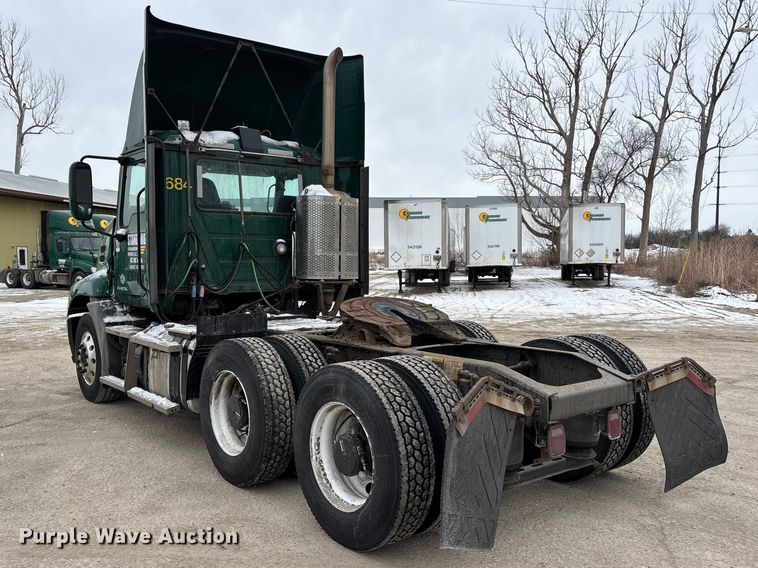 image for item FG1146 2016 Mack CXU613 semi truck