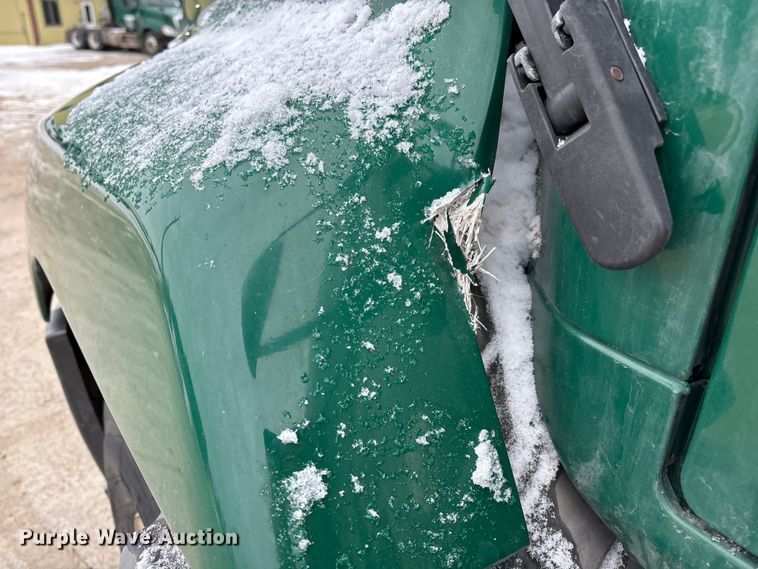 image for item FG1146 2016 Mack CXU613 semi truck