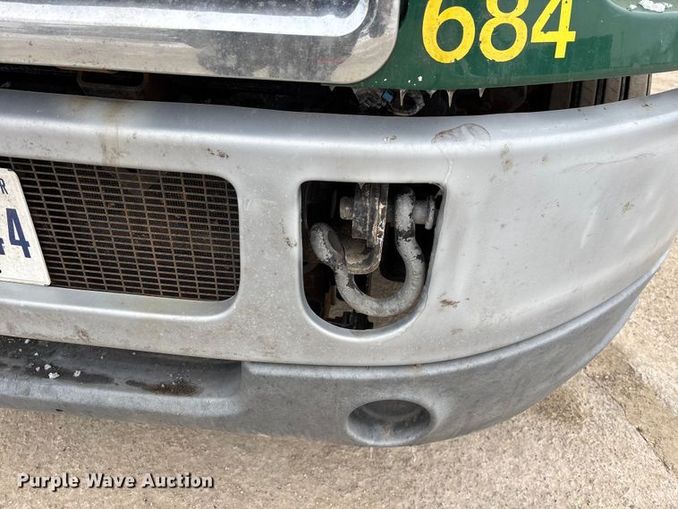 image for item FG1146 2016 Mack CXU613 semi truck