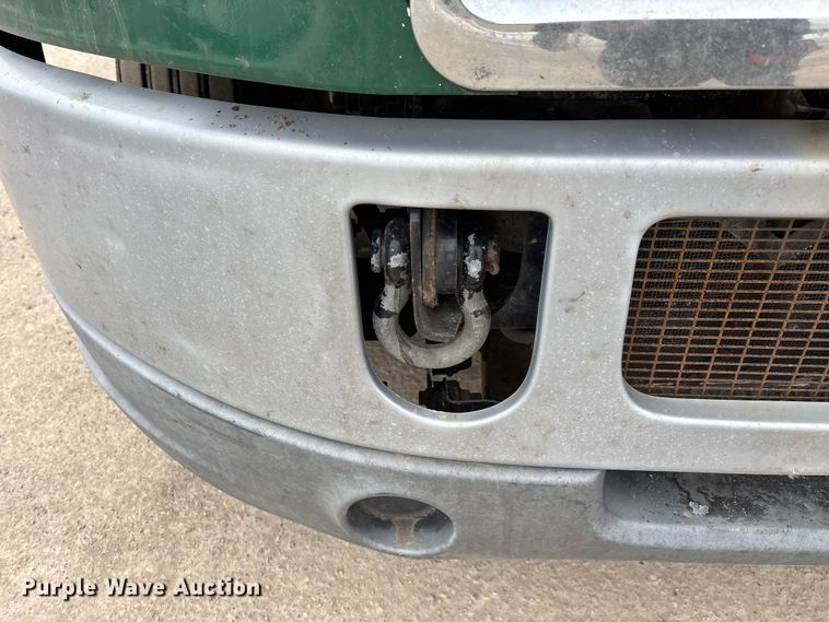 image for item FG1146 2016 Mack CXU613 semi truck