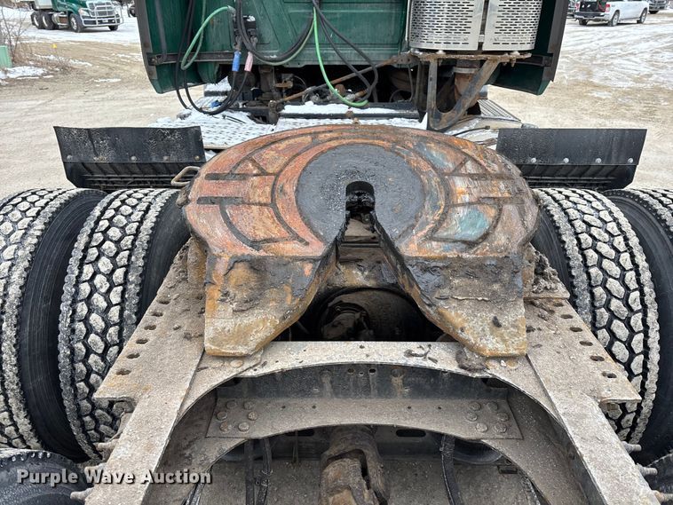 image for item FG1146 2016 Mack CXU613 semi truck