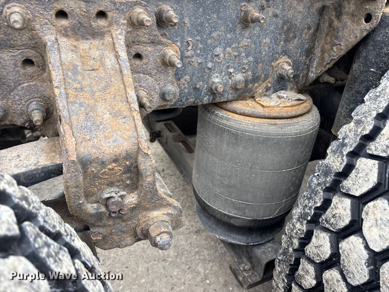 image for item FG1146 2016 Mack CXU613 semi truck