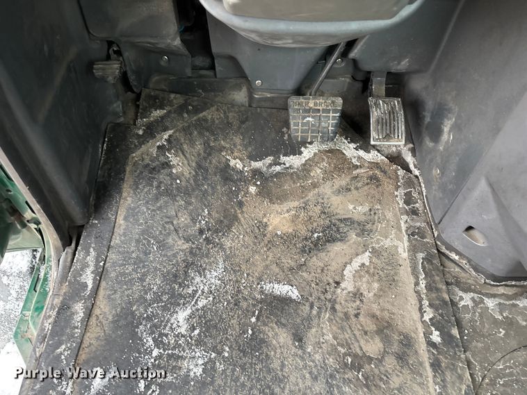 image for item FG1146 2016 Mack CXU613 semi truck