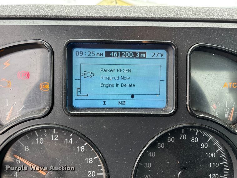 image for item FG1146 2016 Mack CXU613 semi truck