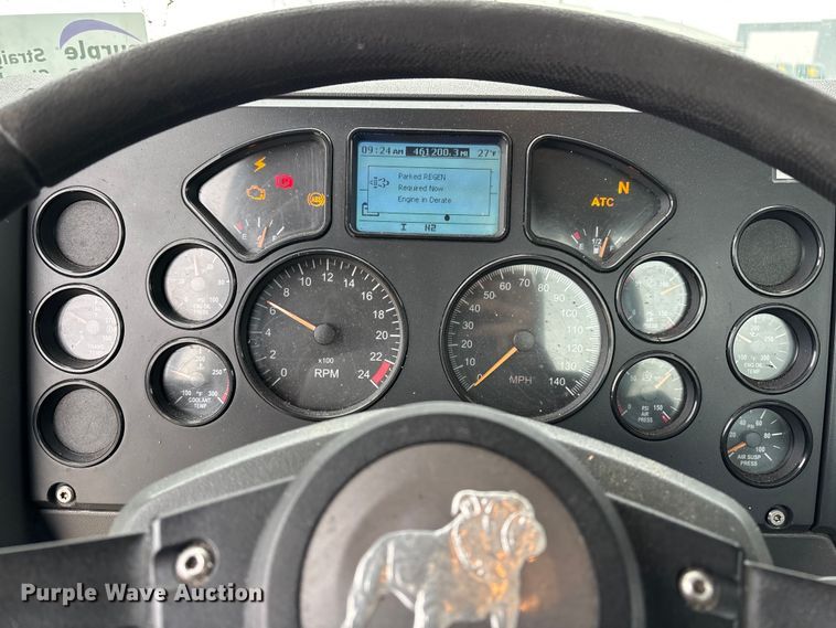 image for item FG1146 2016 Mack CXU613 semi truck