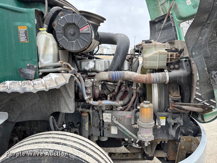 image for item FG1146 2016 Mack CXU613 semi truck