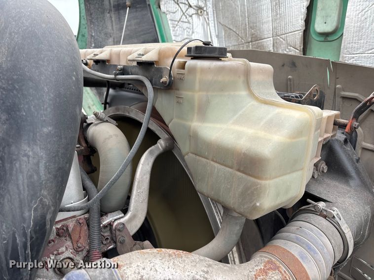 image for item FG1146 2016 Mack CXU613 semi truck