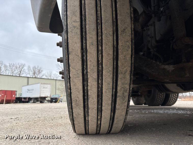 image for item FG1146 2016 Mack CXU613 semi truck