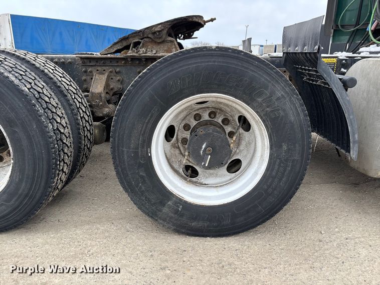 image for item FG1146 2016 Mack CXU613 semi truck